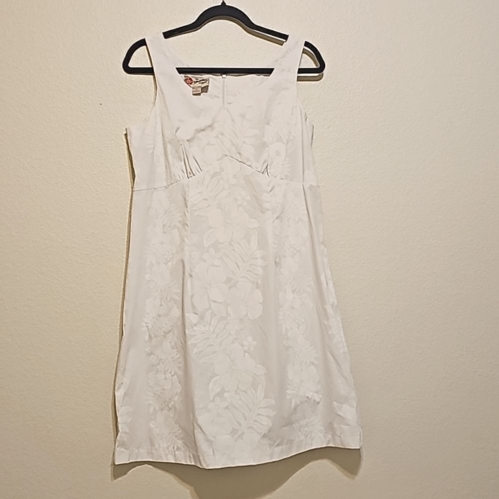 Hilo Hattie - The Hawaiian Original white embossed dress size M